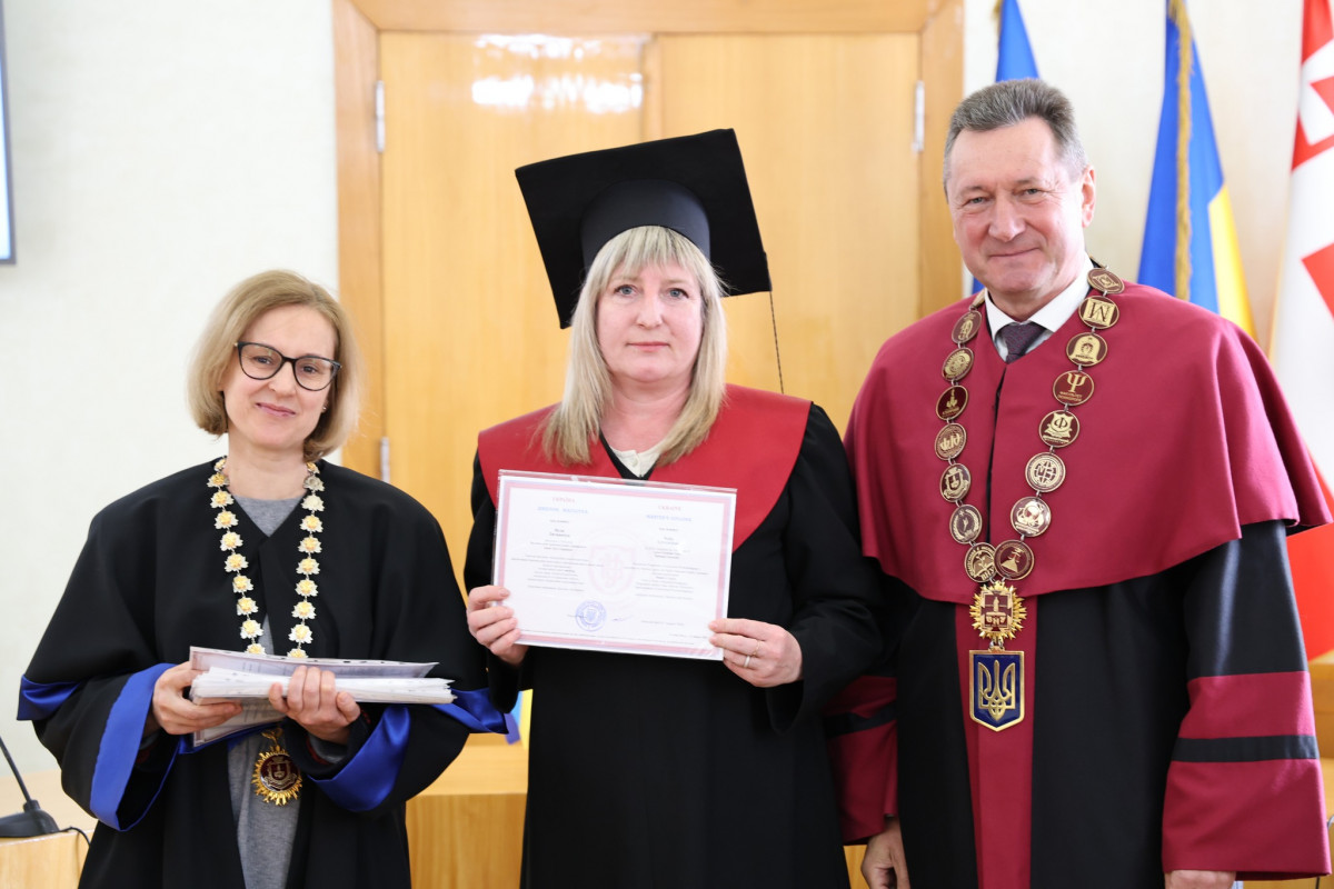 У волинському виші випускники-магістри інституту неперервної освіти отримали дипломи