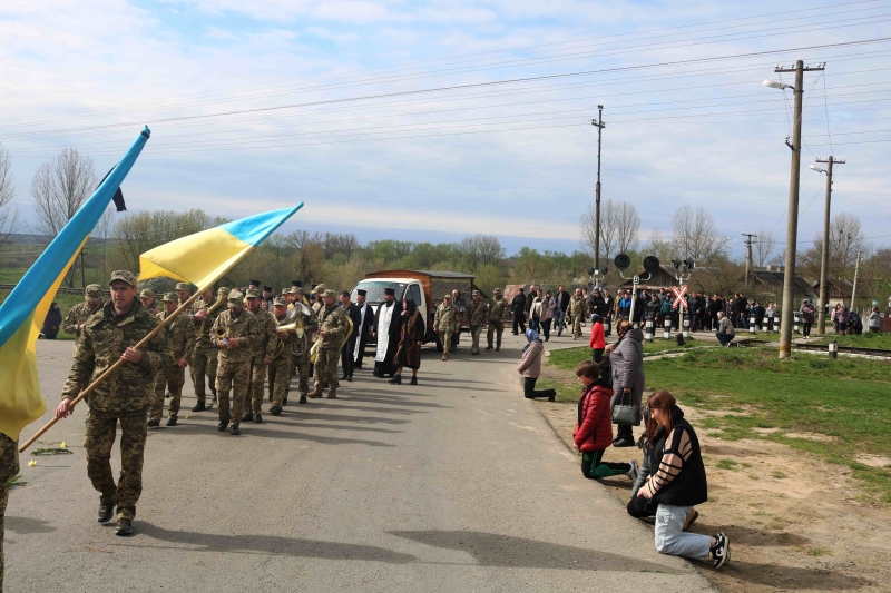 Помер у лавах ЗСУ: на Волині в останню дорогу провели Героя Олександра Горотя
