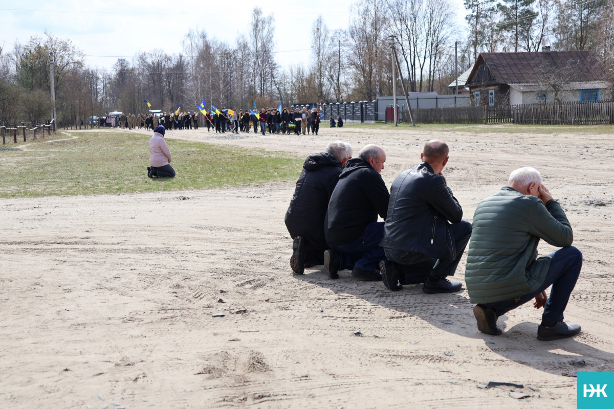Пройшов АТО та пекло полону: на Волині попрощалися з Героєм Олександром Домальчуком