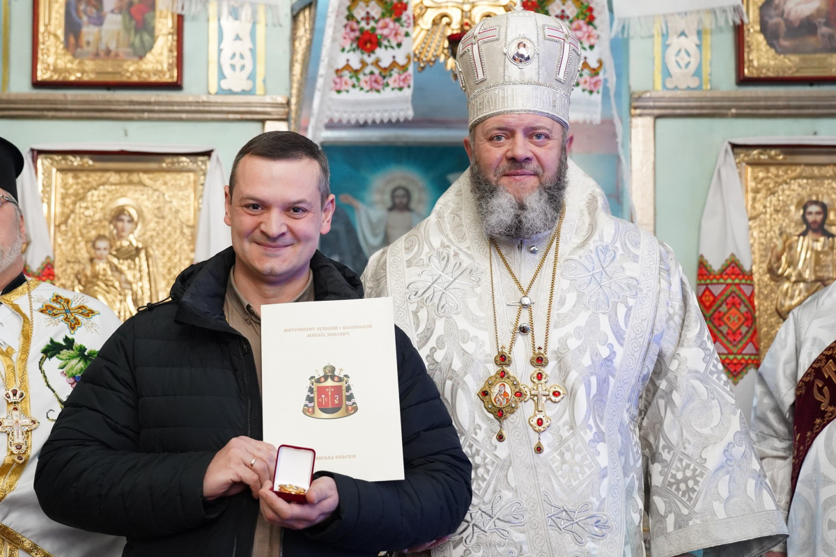 Владика Михаїл очолив празник Михайлівської парафії у Луцьку і нагородив духовенство та парафіян