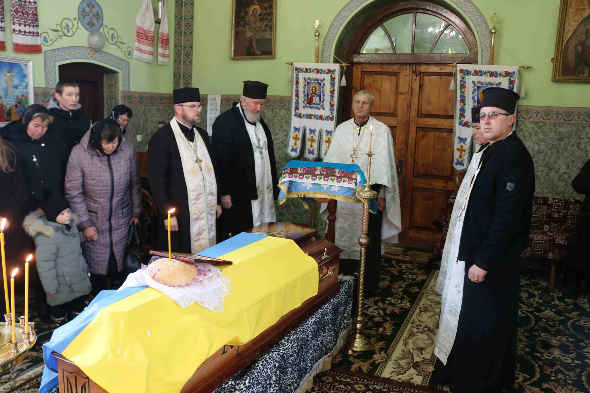 Маленька донечка втратила батька: на Волині попрощались з Героєм, який майже рік вважався зниклим безвісти