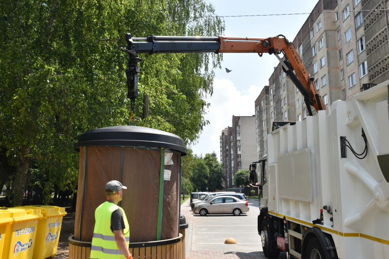 У Луцьку встановили понад двадцяти напівпідземих систем збору сміття
