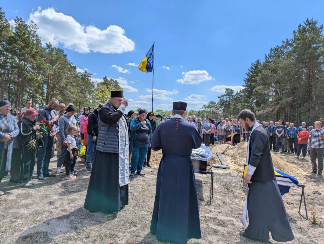 У громаді на Волині попрощалися з військовим Юрієм Шевчуком