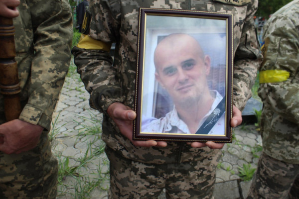 Віддав життя за вільну і незалежну Україну: В останню земну дорогу провели волинського воїна - Андрія Дудіка