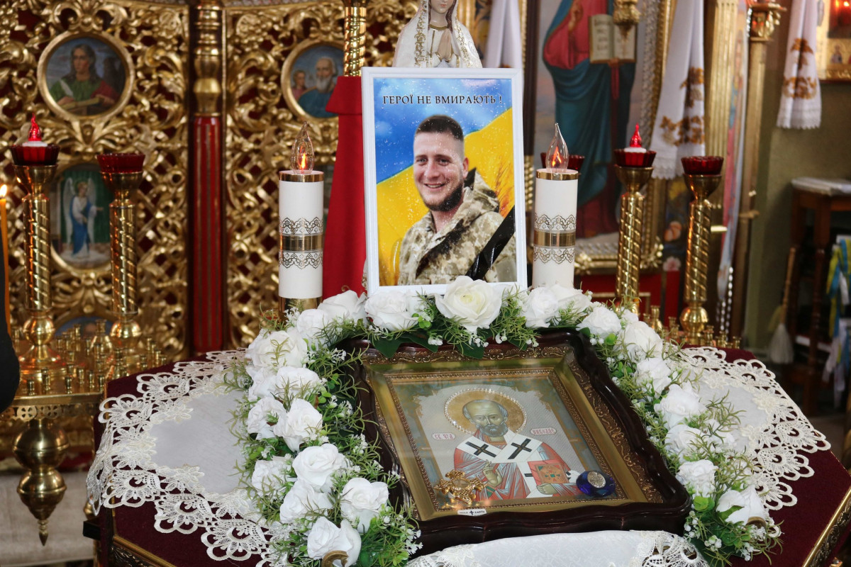 Навіки 30: на Волині в останню дорогу провели молодого військовослужбовця Віталія Прокопенка