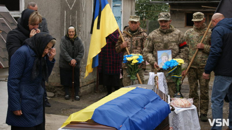 «Все питала, коли приїдеш, а ти казав, немає ким замінити...», - на Волині попрощалися з Героєм Сергієм Шевчуком