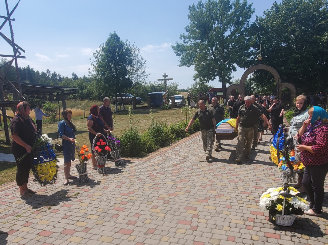 Зник безвісти 11 місяців тому: на Волині поховали Героя Анатолія Барабана