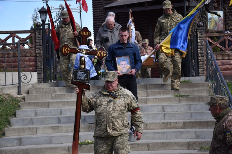 На Волині в останню земну дорогу провели Героя Олександра Сернюка