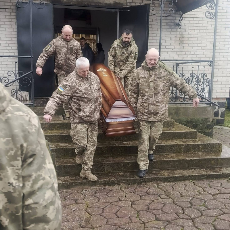 На Волині громада провела в останню путь захисника Андрія Ганнущенка