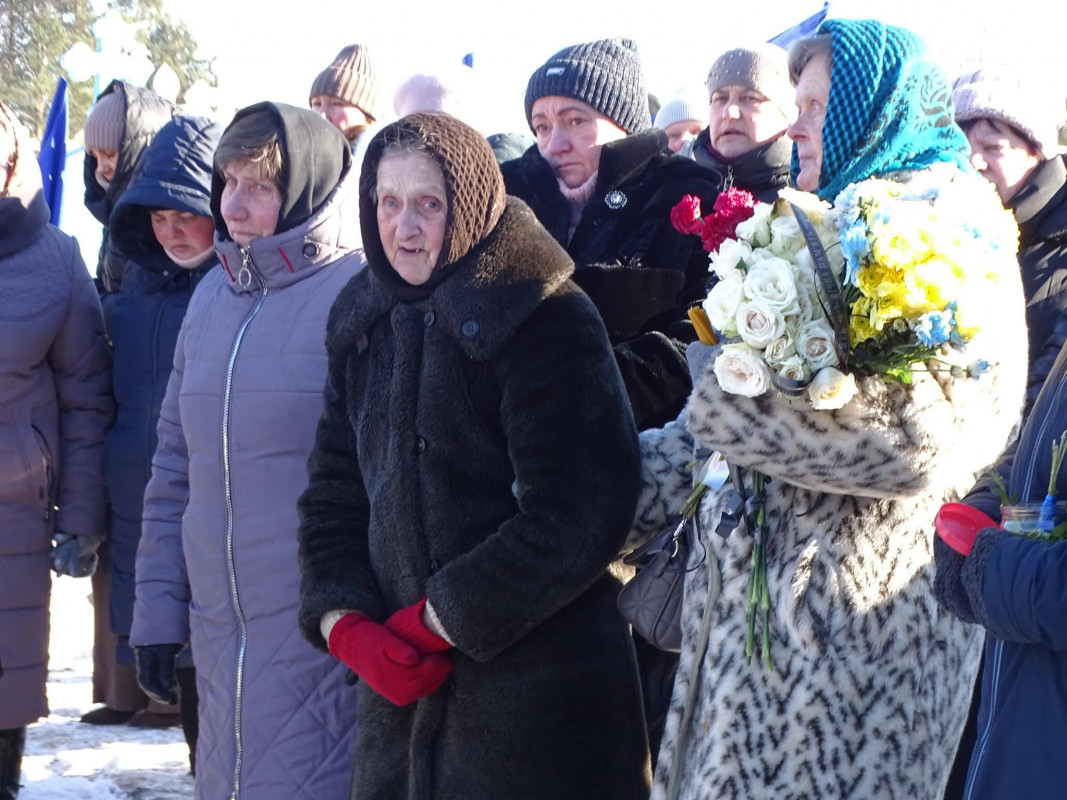 Загинув майже пів року тому: на Волині в останню земну дорогу провели Захисника України Павла Фіщука