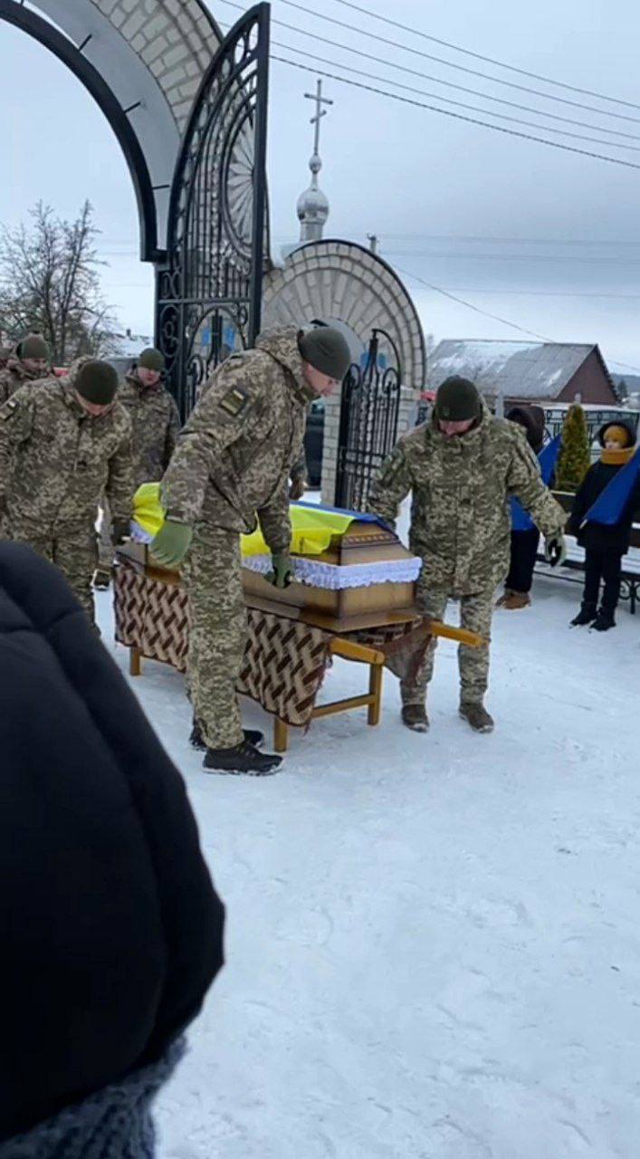 Громада провела в останню путь 53-річного Героя Юрія Зінчука