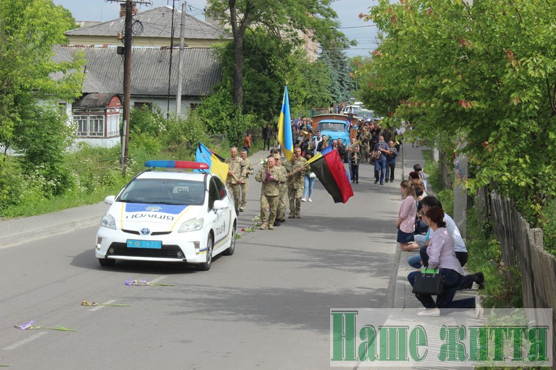 Повернувся з-за кордону, щоб стати на захист Батьківщини: на Волині попрощалися із Героєм Антоном Скаршевським