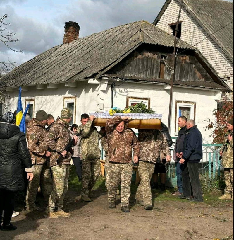 Загинув у відпустці у результаті ДТП: у рідному селі на Волині з почестями поховали воїна Олега Тананайка