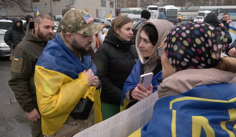 «Цього неба не вистачало»: у Луцьку зустріли 23-річного бійця, який понад три роки провів у полоні. Оновлено