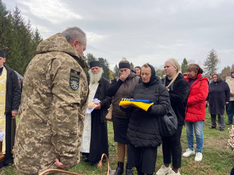 На Волині провели в останню путь Героя Олександра Шуміка, який загинув від удару FPV-дрона