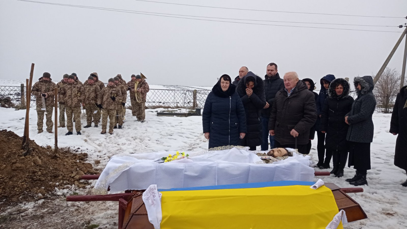 У громаді на Волині провели в останню дорогу захисника України Миколу Семенюка