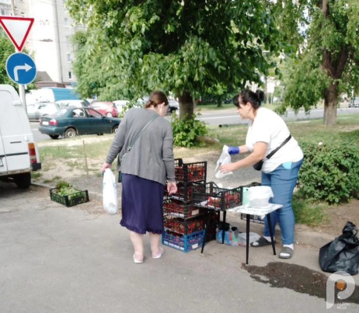 Полуниця, черешня, суниця: скільки коштують ягоди на луцьких ринках