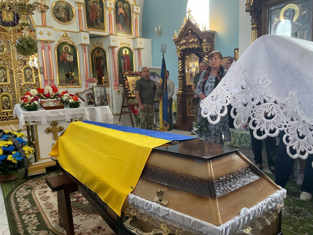 Життя забрали ворожі дрони: на Волині попрощались з 43-річним Героєм Миколою Перхуном