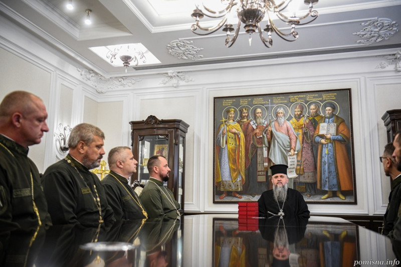 За жертовне служіння: Митрополит Епіфаній нагородив капелана з Волині