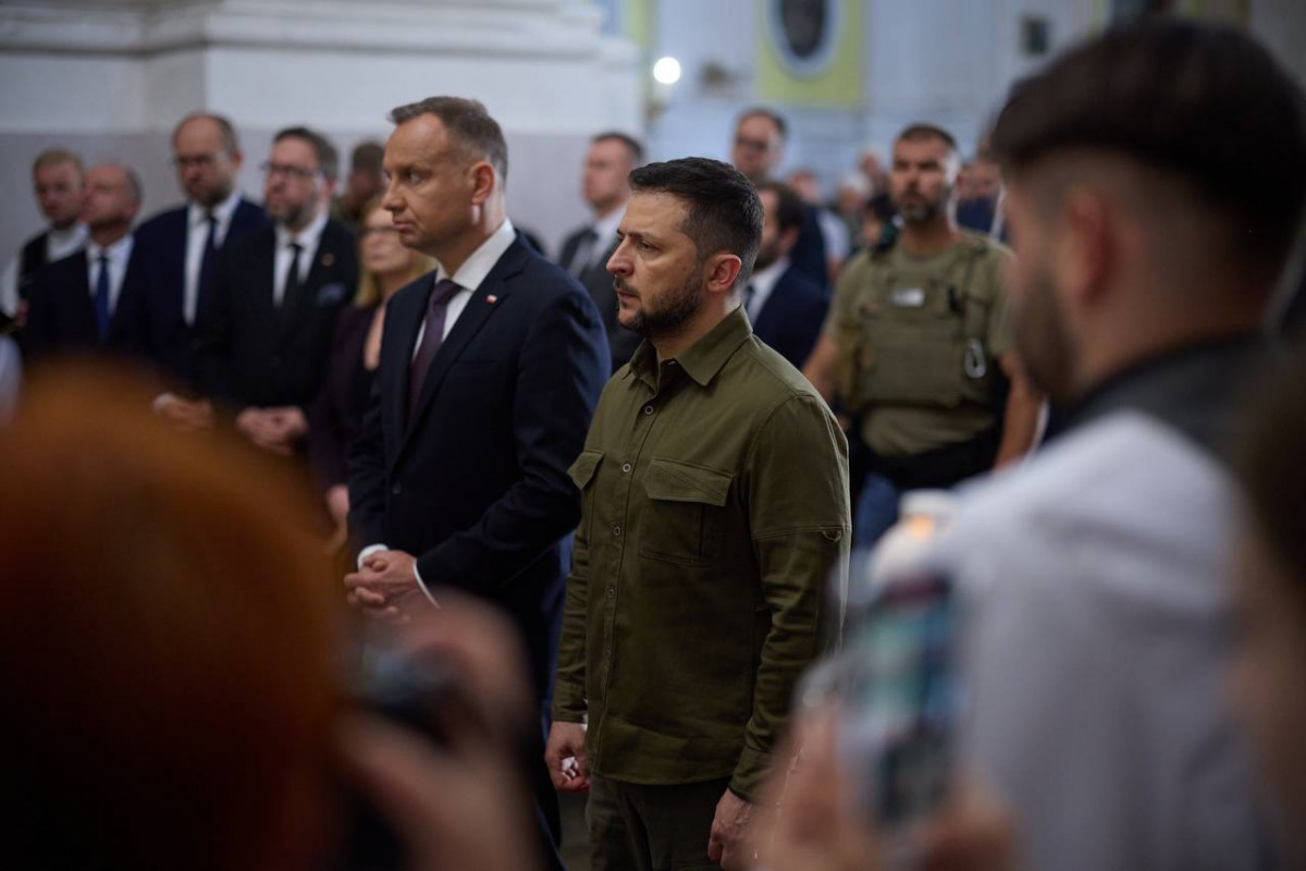«Пам'ять нас єднає»: Президенти України та Польщі вшанували жертв Волинської трагедії