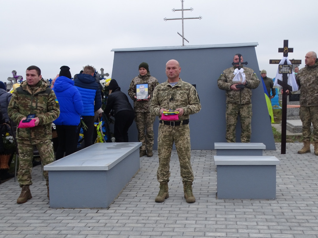 Добровольцем пішов до війська: на Волині попрощалися з Героєм Сергієм Попрійчуком