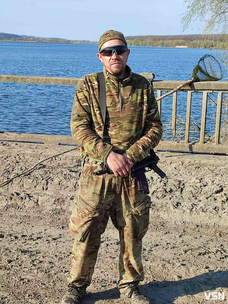 Вірив у Бога і молитви: спогади матері про Героя Степана Локшина з Волині