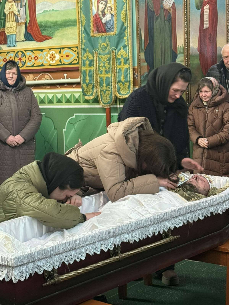 Маленький синочок залишився без батька: на Волині попрощалися з Героєм Сергієм Гулем