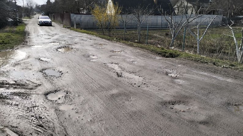 Вулиця на околиці Луцька - майже 20 років без ремонту: мешканці обурені