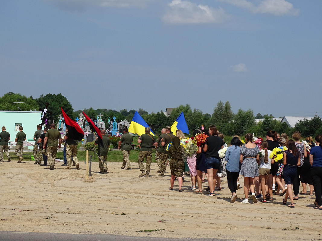 У перший день вторгнення став на захист країни: на Волині попрощалися із молодим Героєм Олександром Карпуком