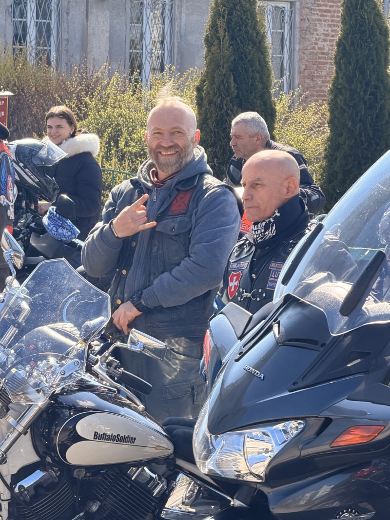 Байкери з усієї Волині за благословінням приїхали у Володимир