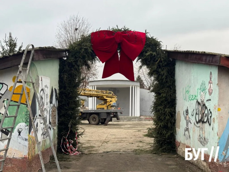 Свято наближається: у місті на Волині завершують облаштування «Різдвяного містечка»