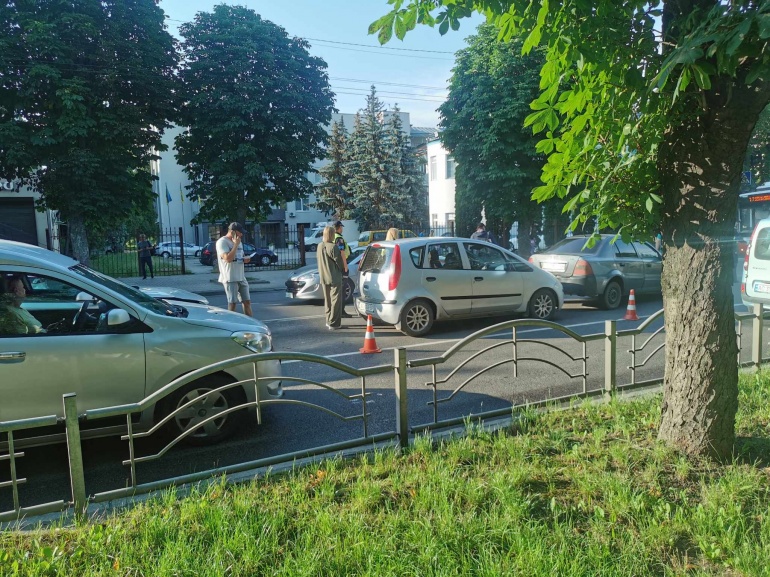 У Луцьку – ДТП за участю трьох авто