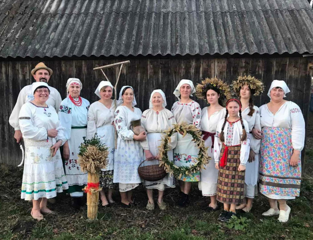 Волинянка перетворила власну хату на музей: тут оживають старовинні вишиванки й пісні предків