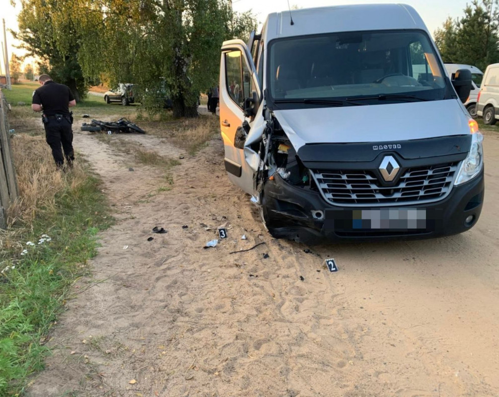 На Волині неповнолітній на мотоциклі зіткнувся з авто: двоє дітей у реанімації