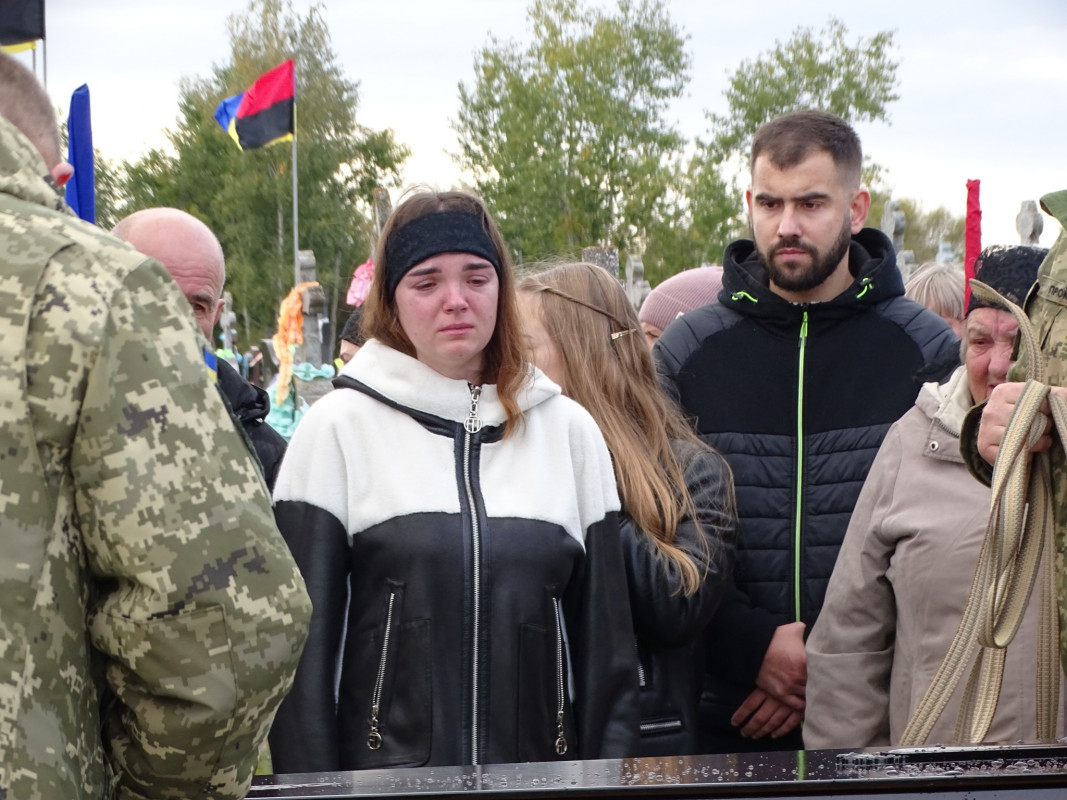Майже рік вважався зниклим безвісти на Волині попрощались з Героєм Олександром Жуком