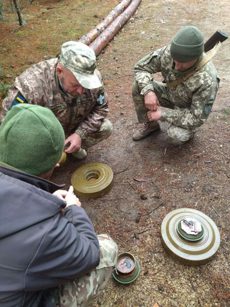 «Сапер - це той, хто не має права на помилку»: спогади про загиблого захисника Анатолія Смітюха з Волині, який отримав звання Героя України