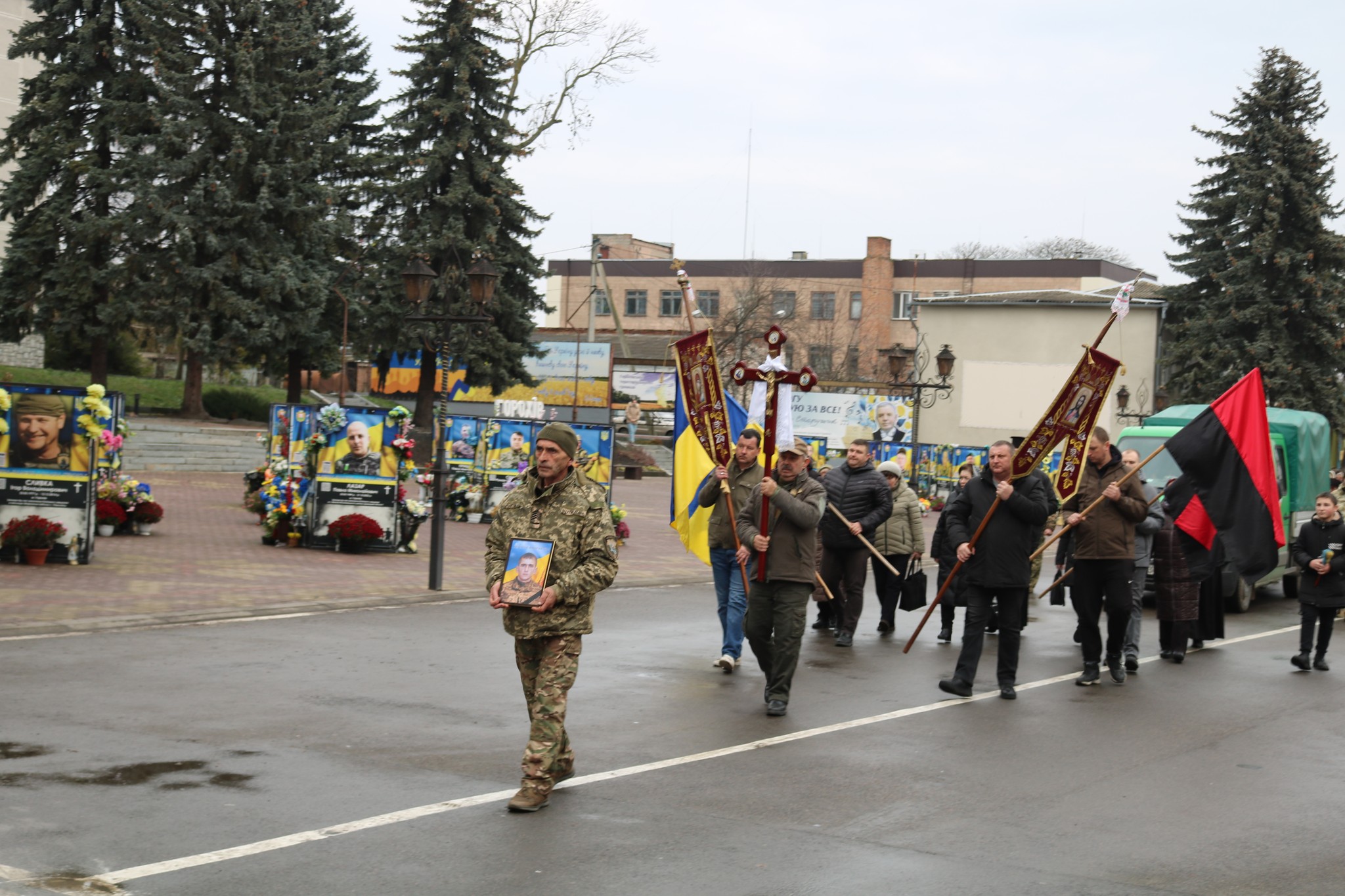 Ворожий дрон обірвав життя: на Волині попрощалися з Героєм Олександром Вихневичем