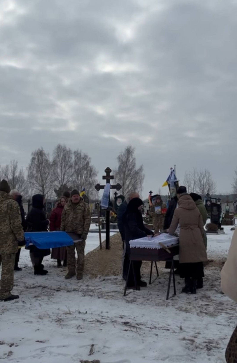Маленький синочок залишився без батька: на Волині попрощалися з Героєм Сергієм Гулем