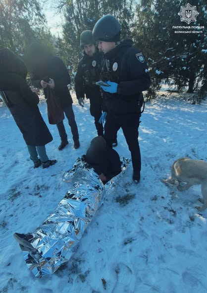 Волинські патрульні повернулися з Херсона, де рятували людей і тварин