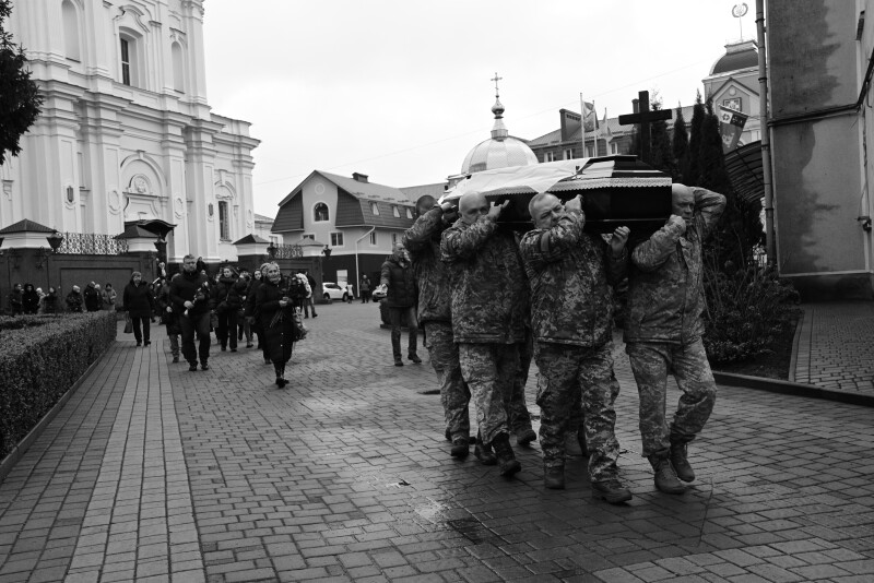 Загинув на Донеччині: у Луцьку попрощалися з Героєм Ігорем Ревком