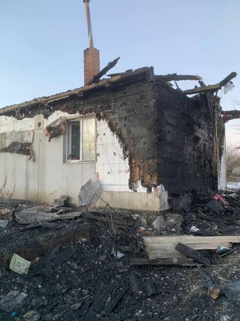 У селі біля Луцька вогонь знищив будинок багатодітної сім'ї: потрібна допомога. Фото