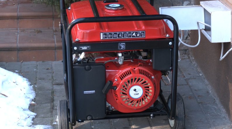 Підприємці Луцької громади отримали компенсацію на генератори: як працюють кав’ярні та перукарні без світла