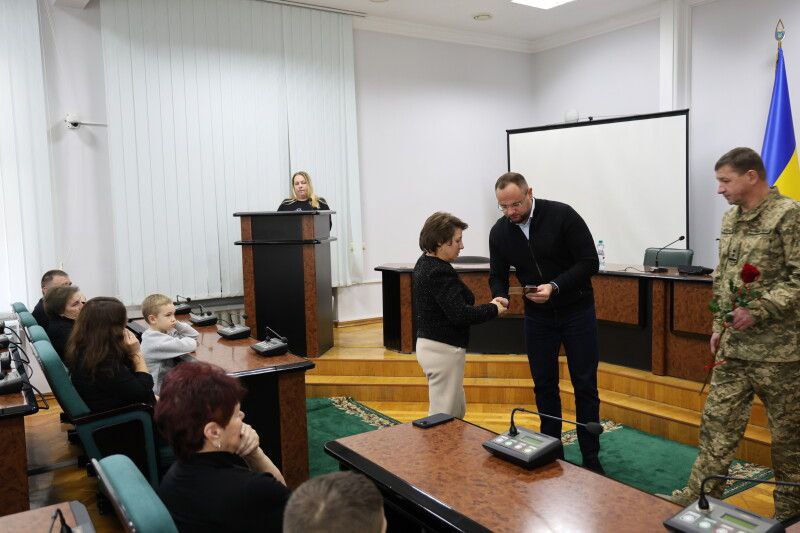 У Луцьку вручили посмертні ордени та медалі рідним загиблих захисників України