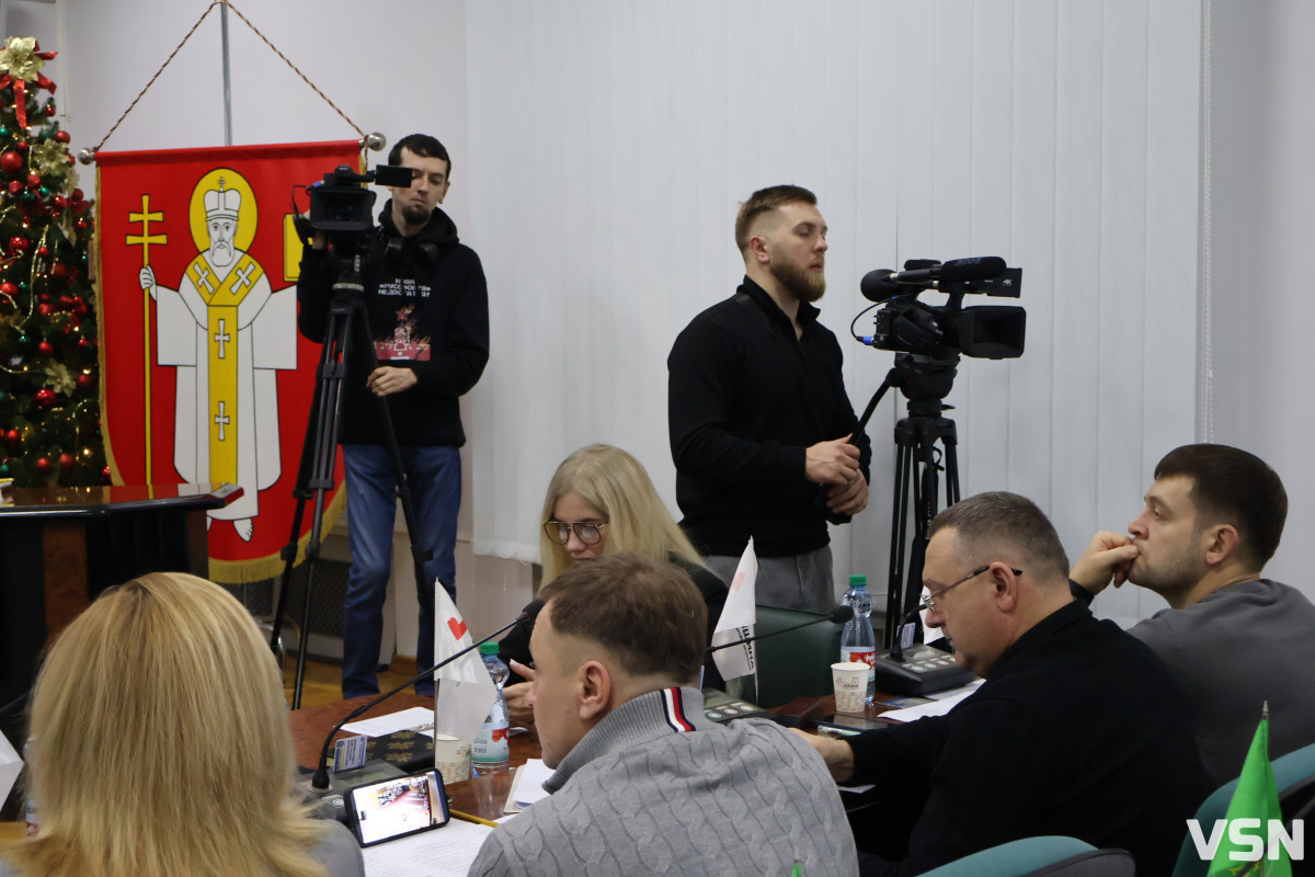 Остання сесія 2025 року у Луцьку: ключові тези та рішення. Фоторепортаж