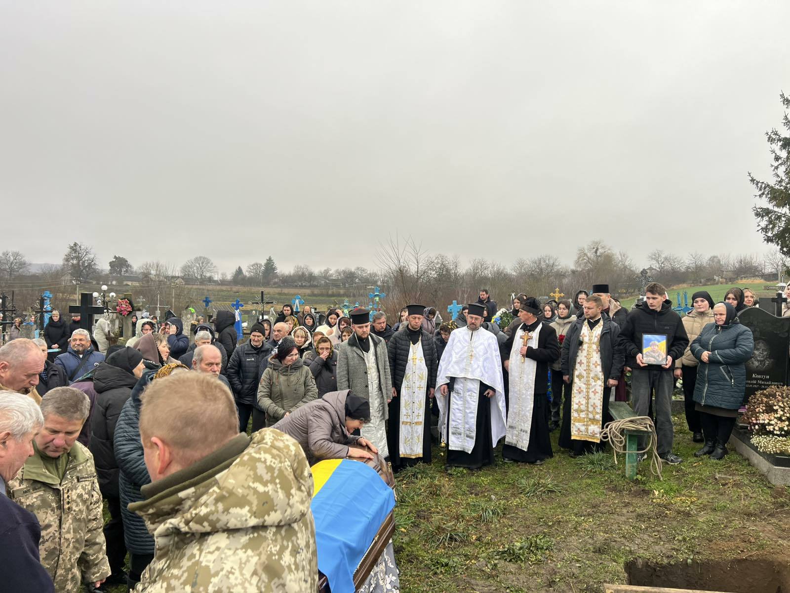 Загинув унаслідок скиду БПЛА: на Волині попрощалися з Героєм Леонідом Рекрутом
