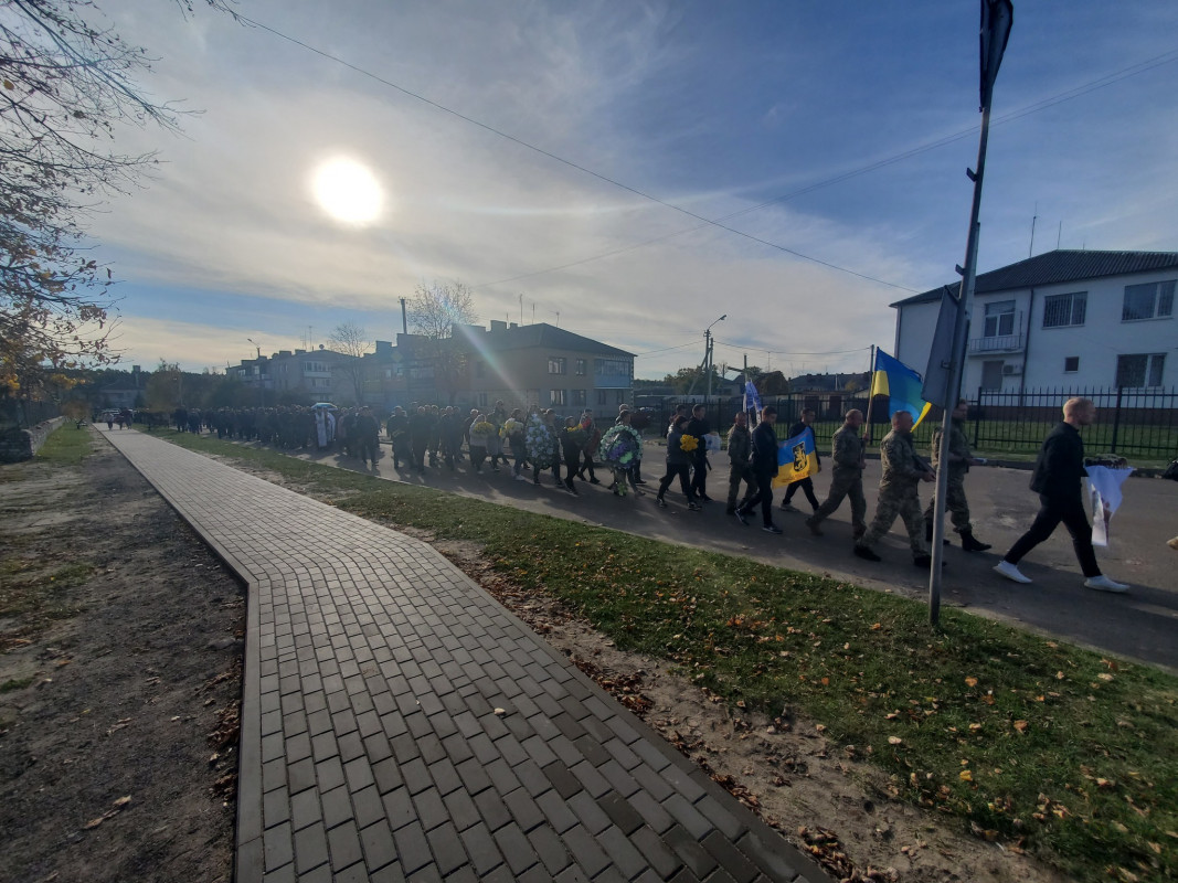 Син втратив батька: на Волині попрощалися із молодим Героєм Віталієм Козеєм