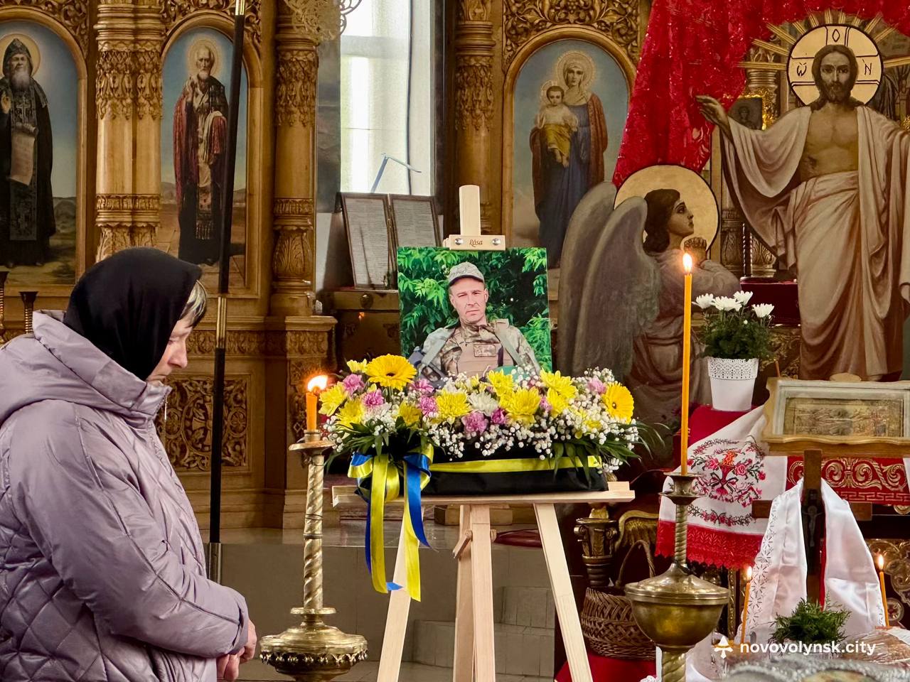 Воїн, батько, син: волиняни провели в останню путь Героя Дмитра Шопука