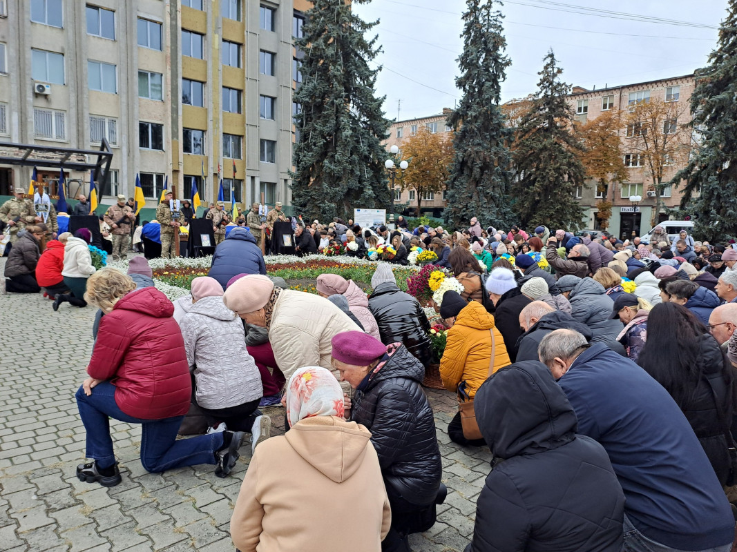 Ковель у жалобі: місто попрощалося з трьома Героями