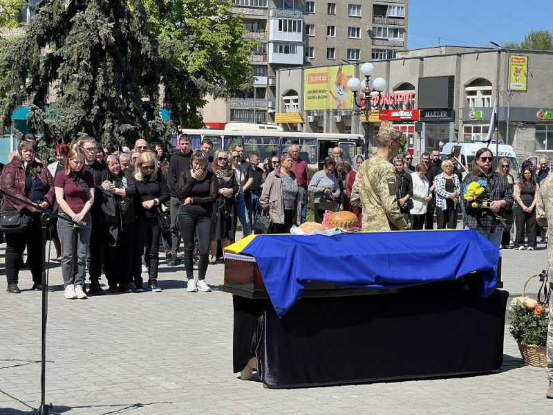 Не витримало серце: на Волині поховали 51-річного захисника Володимира Карпука