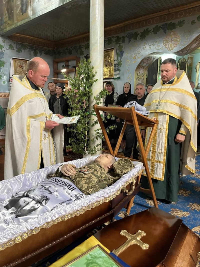 На Волині в день Трійці попрощалися з Героєм Ігорем Дмитрієвим